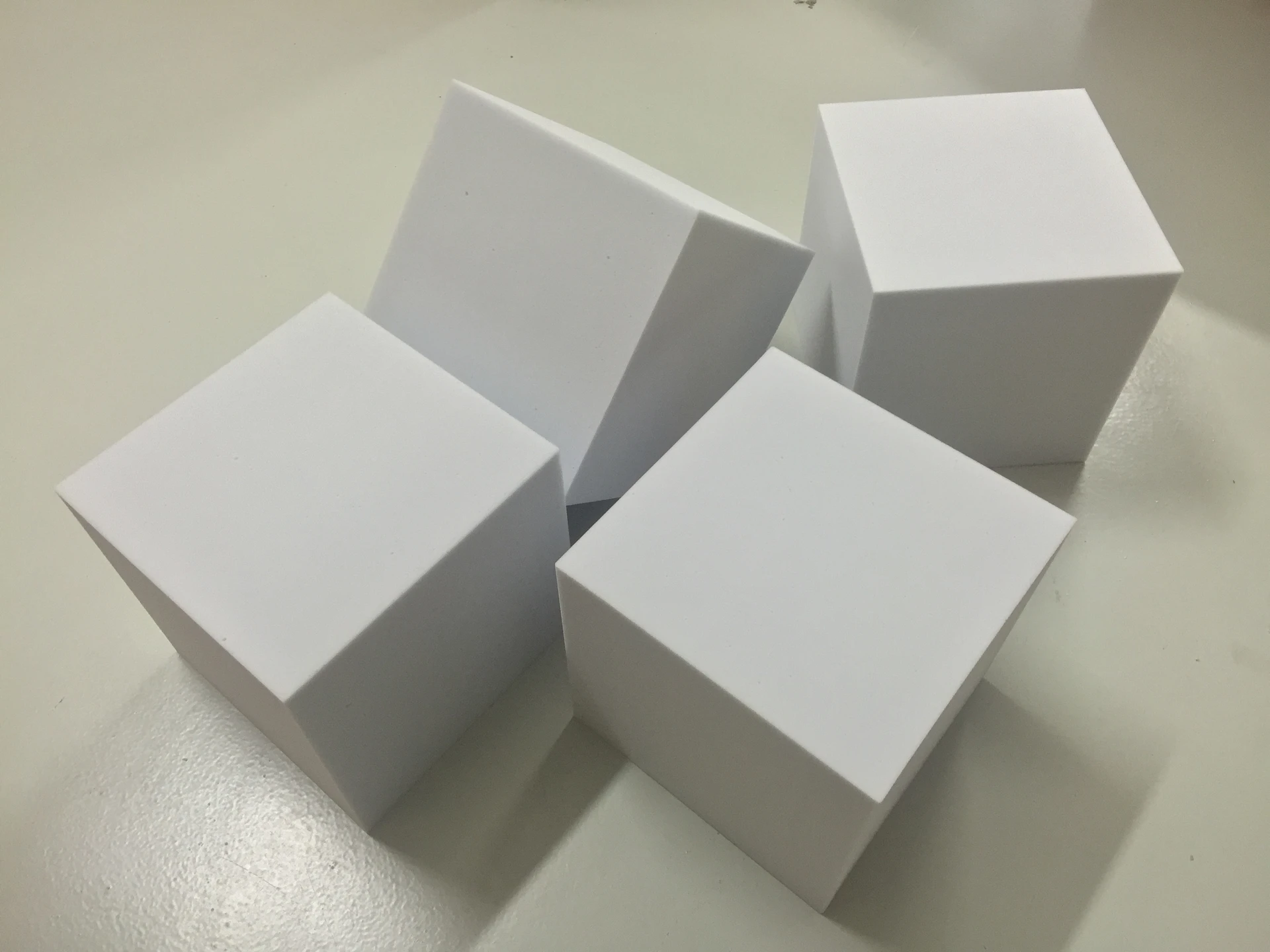WHITE CUBE