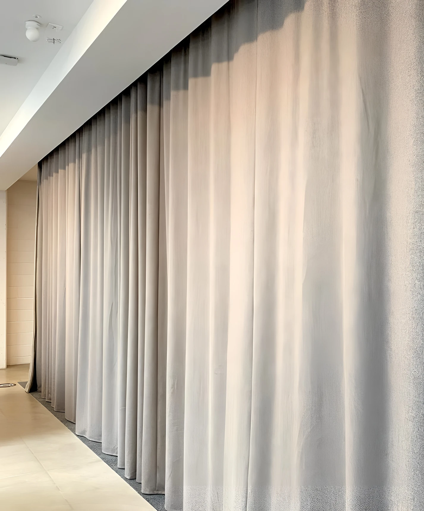 IZZER CURTAIN - SEESOUND OFFICE (13)