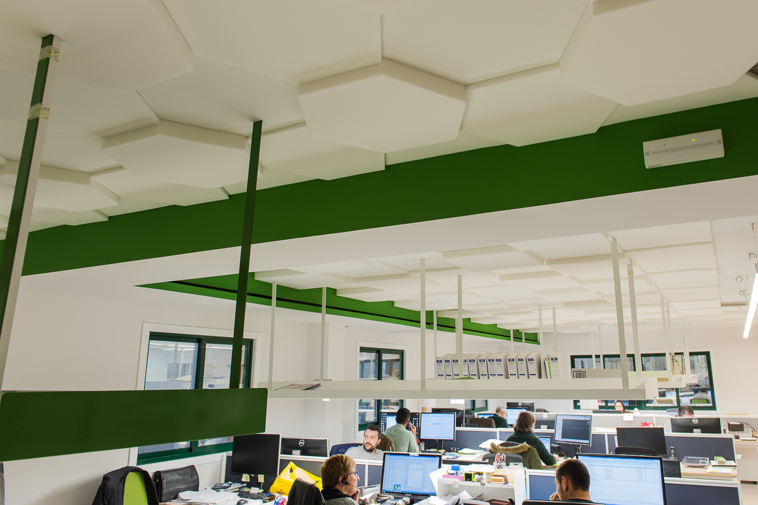 WHITE HEXAGON - OFFICE (1)